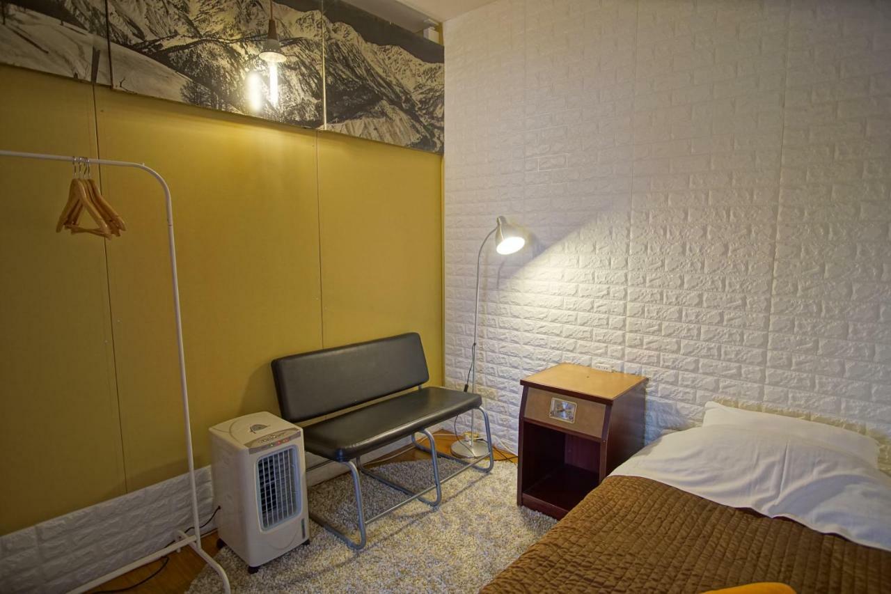 Hakuba Station Guesthouse En Ngoại thất bức ảnh