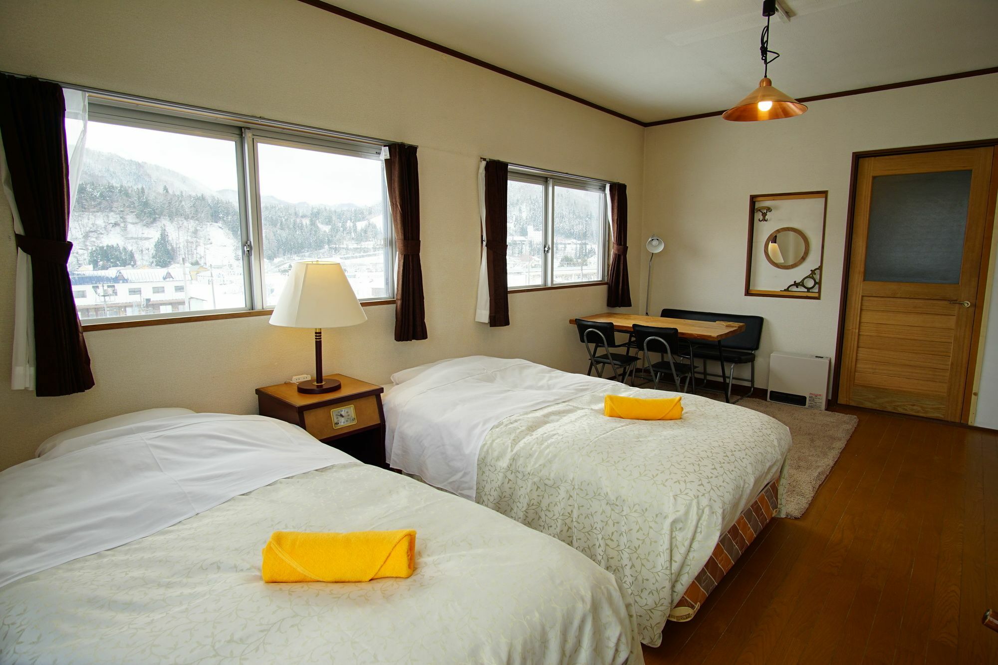 Hakuba Station Guesthouse En Ngoại thất bức ảnh